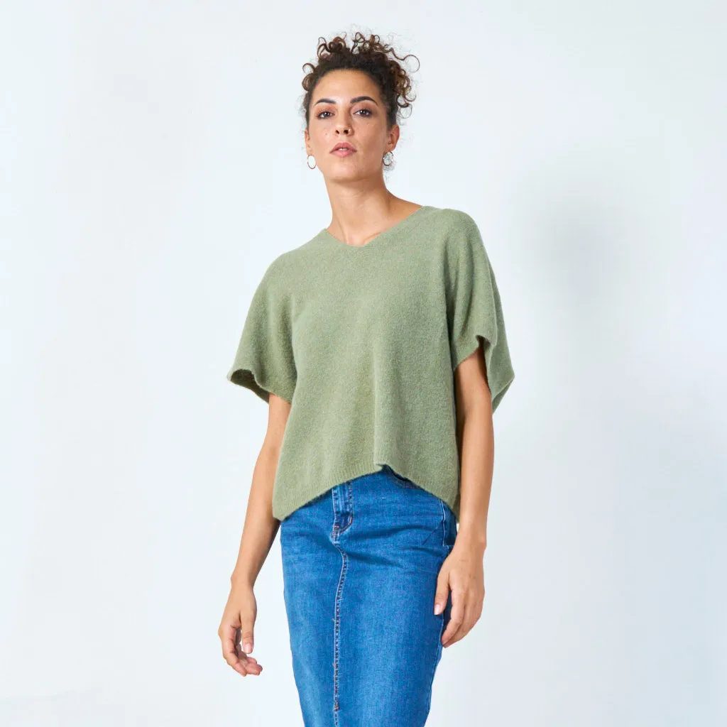 Sleeveless v-neck sweater wholesale