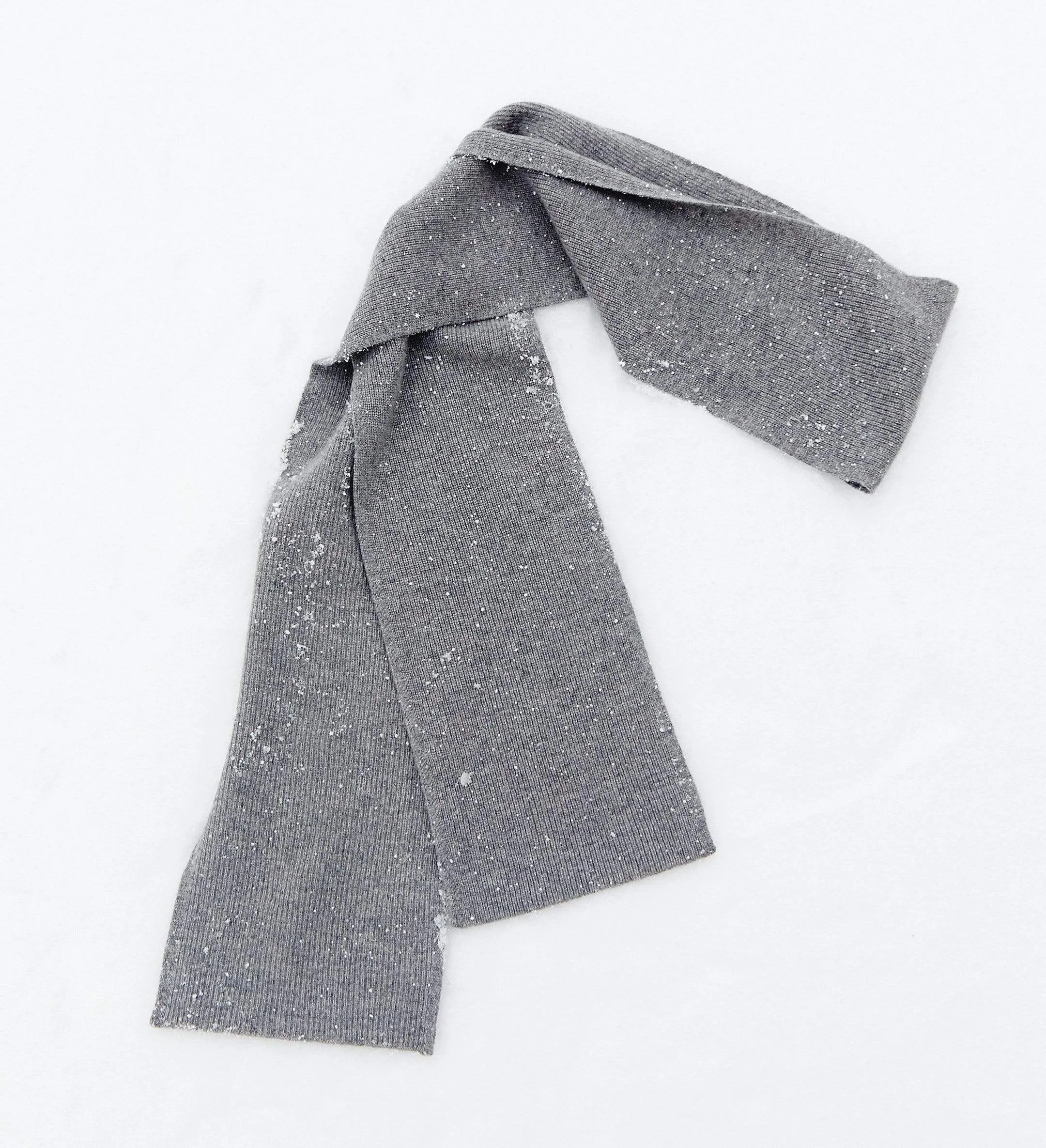The Unisex Cashmere Ribbed Solid Color Scarf